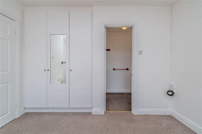 https://photos-a.propertyimages.ie/media/0/6/6/5005660/a924ddd0-cd0b-409b-b293-ac28447c7437_l.jpg