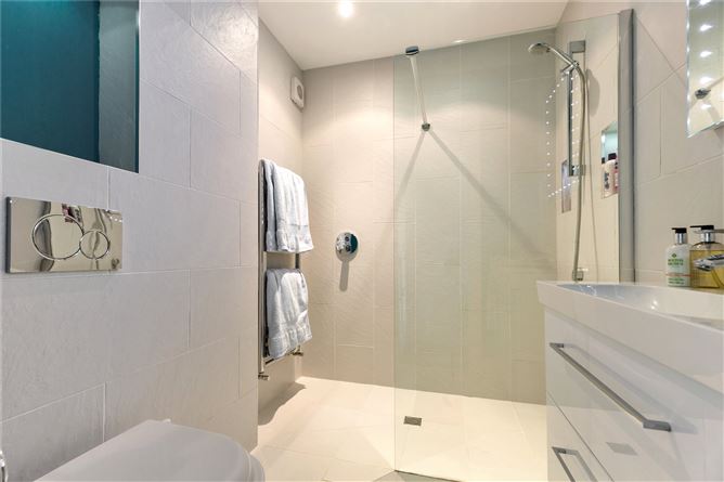 21 Oakdale Drive, Cabinteely, Glenageary