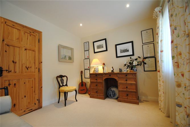 Walnut Creek, Ballincard, Five Alley, Birr, Co. Offaly