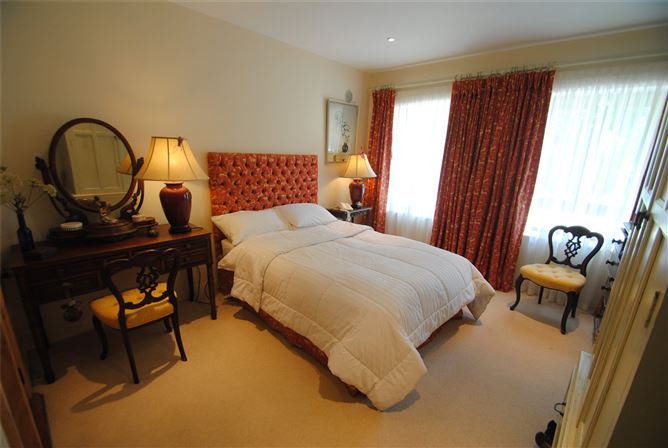 Walnut Creek, Ballincard, Five Alley, Birr, Co. Offaly