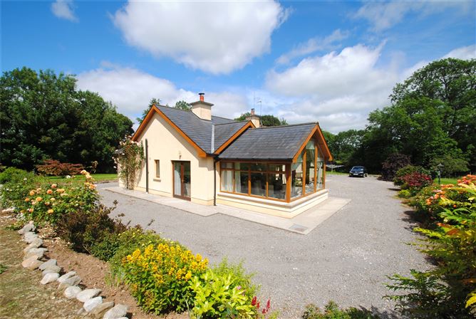 Walnut Creek, Ballincard, Five Alley, Birr, Co. Offaly