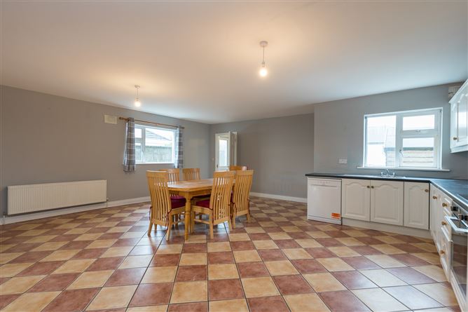 28 Barrowvale, Portlaoise Road, Graiguecullen, Carlow