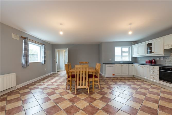 28 Barrowvale, Portlaoise Road, Graiguecullen, Carlow