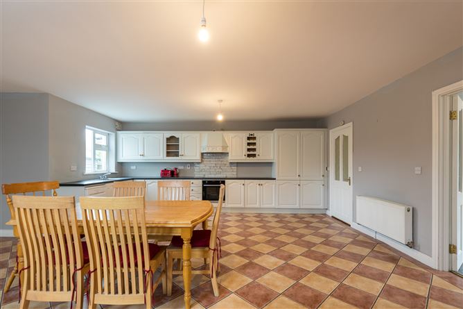 28 Barrowvale, Portlaoise Road, Graiguecullen, Carlow