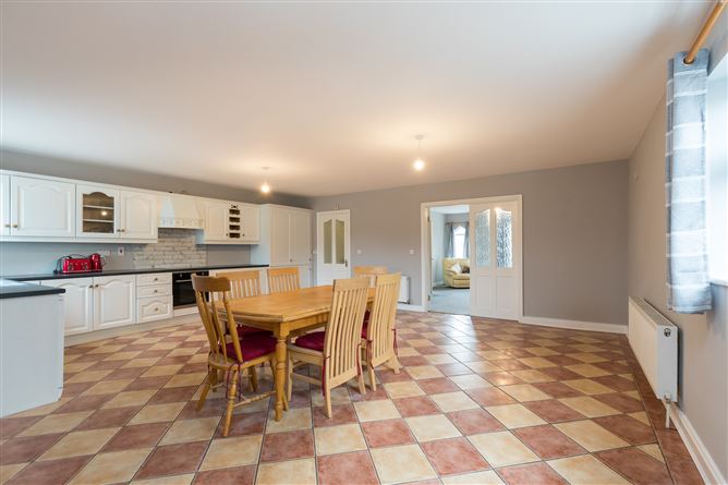 28 Barrowvale, Portlaoise Road, Graiguecullen, Carlow