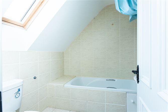 3 Curra Glen, Clondrohid, Macroom, Cork