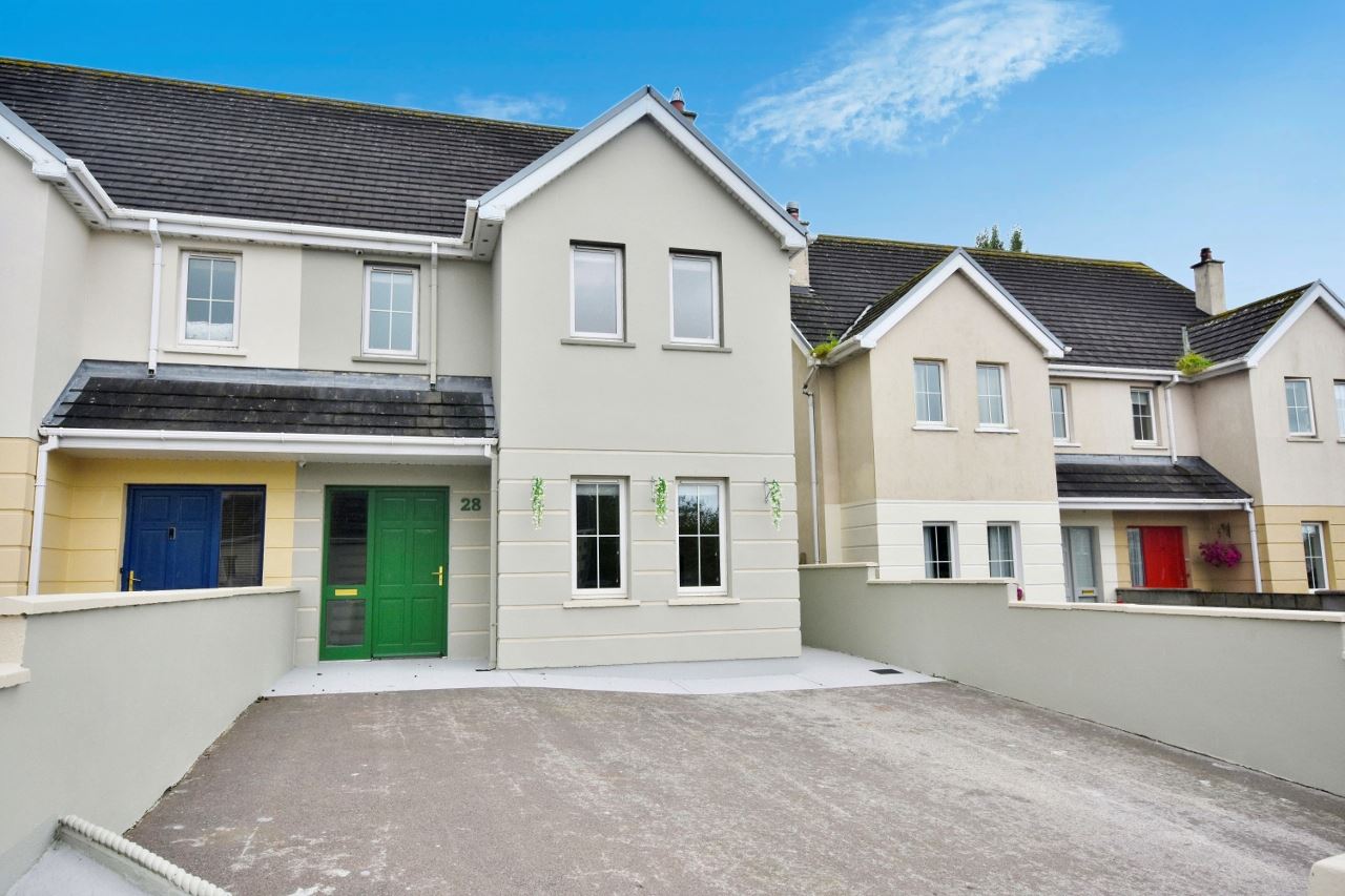 28 Cois Baile, Ballygologue Rd, Listowel, Co. Kerry