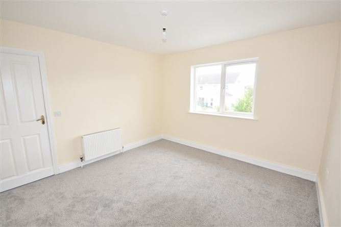 28 Cois Baile, Ballygologue Rd, Listowel, Co. Kerry