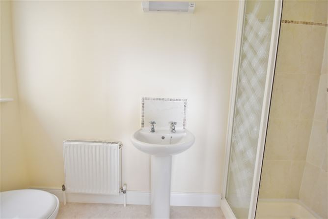 28 Cois Baile, Ballygologue Rd, Listowel, Co. Kerry