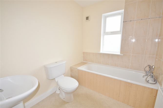 28 Cois Baile, Ballygologue Rd, Listowel, Co. Kerry
