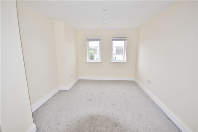 28 Cois Baile, Ballygologue Rd, Listowel, Co. Kerry