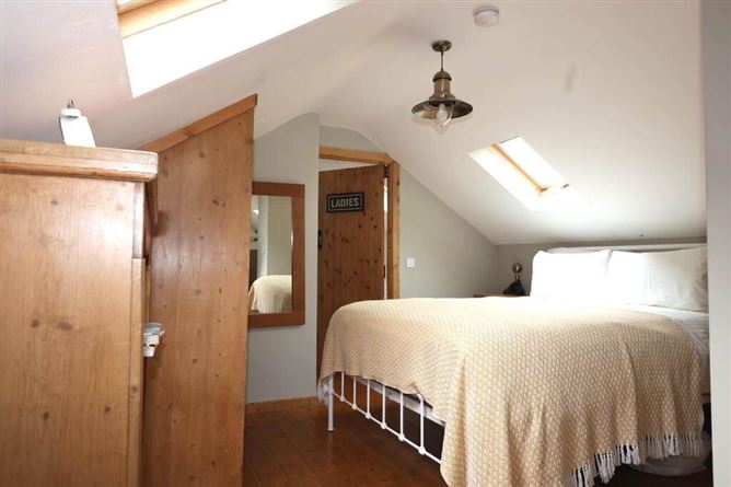 Hopesgate Cottage, Derryvale, Roscrea, Tipperary