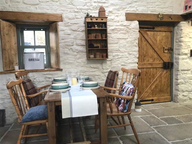 Hopesgate Cottage, Derryvale, Roscrea, Tipperary