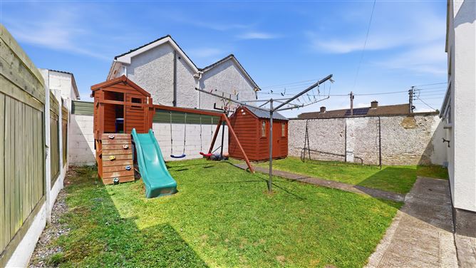 Photo 16 of 19 — 75 Ennel Drive, Dublin 5, Dublin