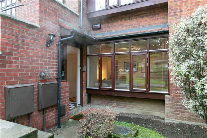7 Cedarmount, St. Brigid's Road, Stillorgan, Co. Dublin.