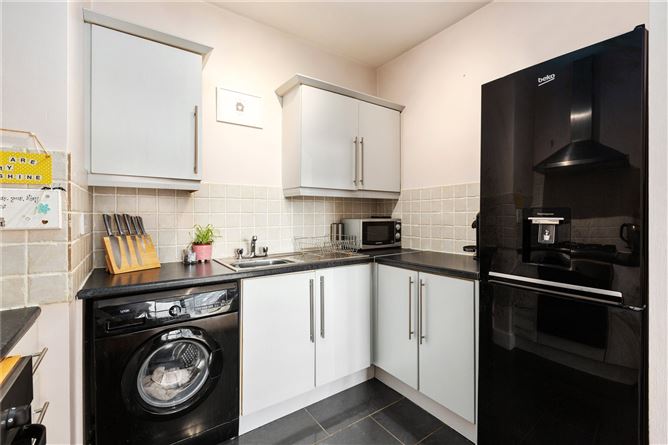 18 The Oval, Tullyvale, Cabinteely, Dublin 18