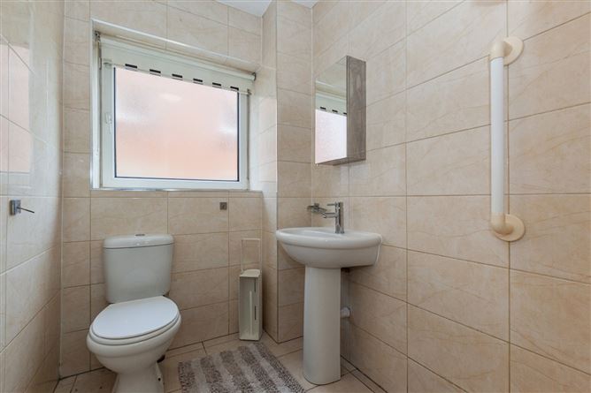 5 The Court Dalcassian Downs, Glasnevin