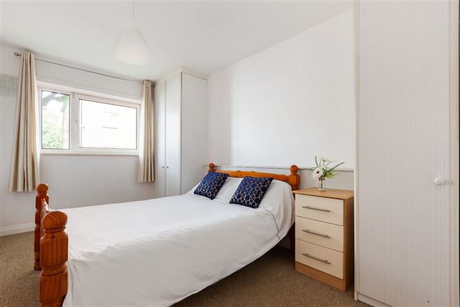 5 The Court Dalcassian Downs, Glasnevin