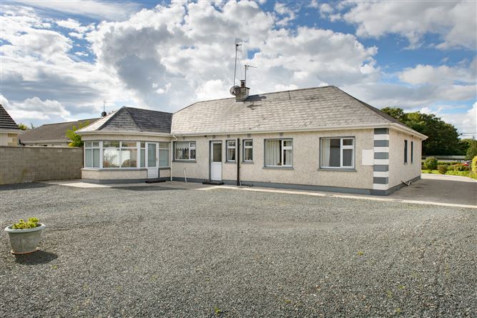 Emo Village, Emo, Laois