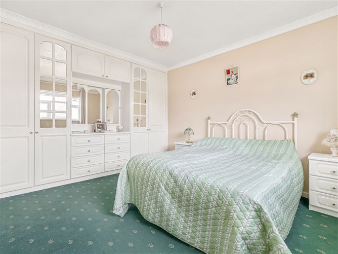 15 Pineview Avenue, Aylesbury,   Dublin 24