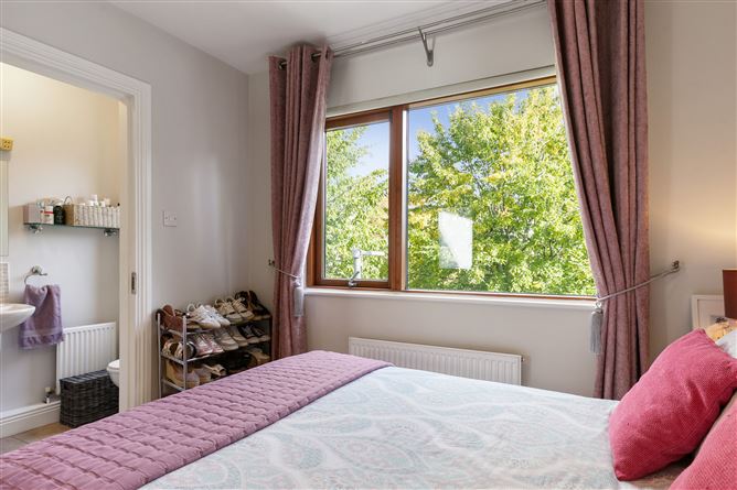 2 Hunters Walk, Ballycullen, Dublin 24