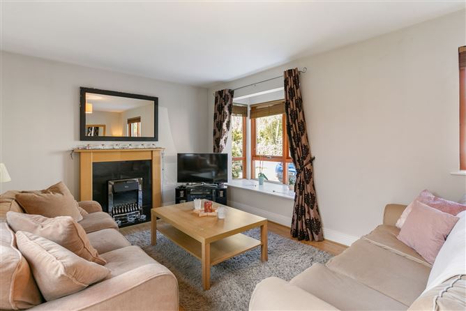 2 Hunters Walk, Ballycullen, Dublin 24