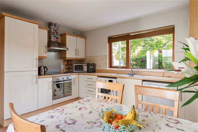 2 Hunters Walk, Ballycullen, Dublin 24