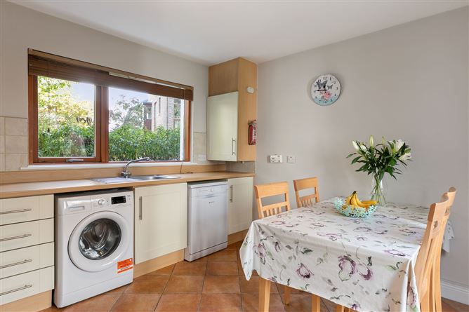 2 Hunters Walk, Ballycullen, Dublin 24