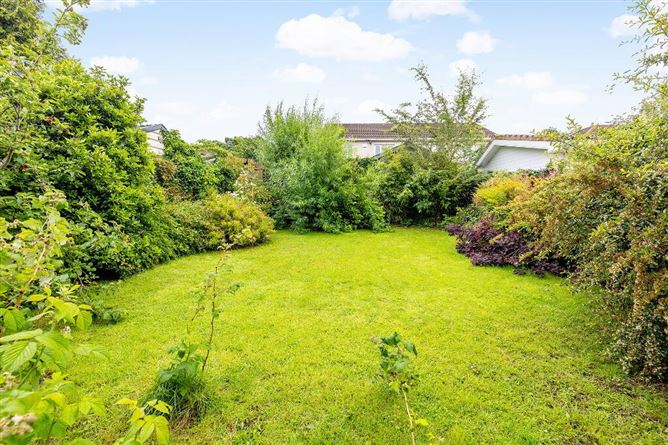 Photo 17 of 19 — 1 Castle Riada Drive, Lucan, Dublin