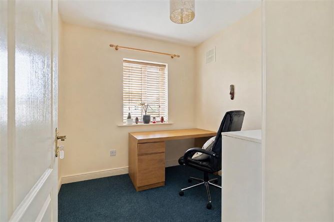 Photo 14 of 19 — 1 Castle Riada Drive, Lucan, Dublin