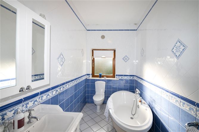 7 Abbotswood Downs, Rochestown, Cork