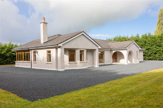 Main image for Carrick Lodge, Maddenstown, Curragh, Kildare