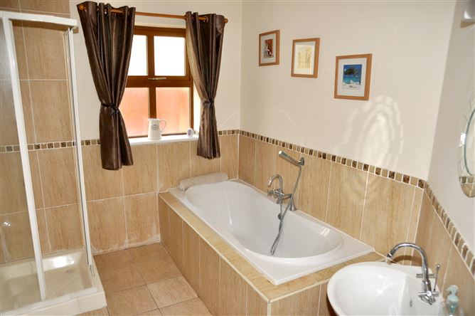 9 Rectory Grove, Duncormick, Wexford