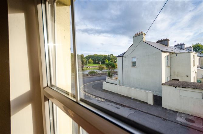 6 Moyview, Arbuckle Row, Ballina, Co. Mayo