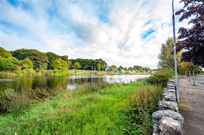 6 Moyview, Arbuckle Row, Ballina, Co. Mayo