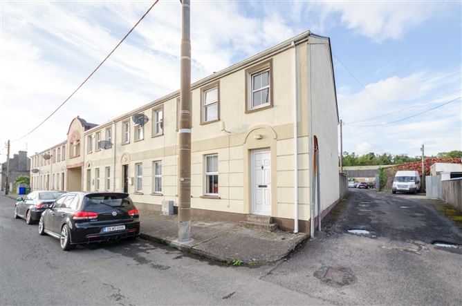 6 Moyview, Arbuckle Row, Ballina, Co. Mayo