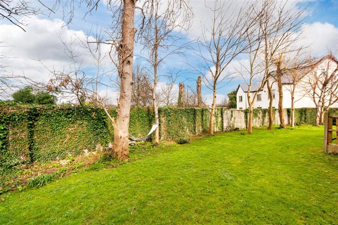 12 Pine Grove, Knocklyon, Dublin 16