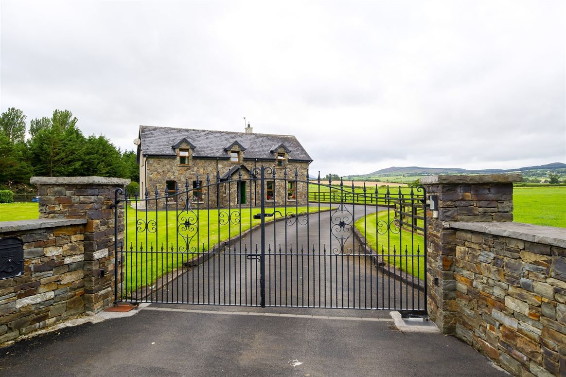 Stonebridge Farmhouse, Ahacross, Kildorrery, Co. Cork