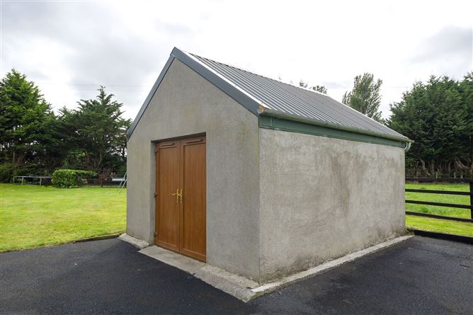 Stonebridge Farmhouse, Ahacross, Kildorrery, Co. Cork