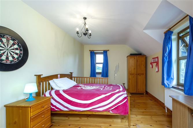 Stonebridge Farmhouse, Ahacross, Kildorrery, Co. Cork