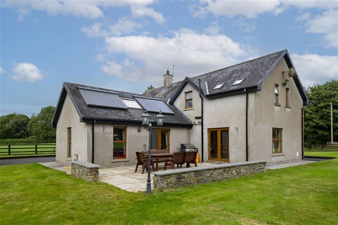 Stonebridge Farmhouse, Ahacross, Kildorrery, Co. Cork