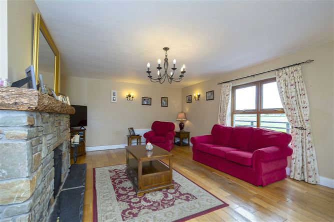 Stonebridge Farmhouse, Ahacross, Kildorrery, Co. Cork