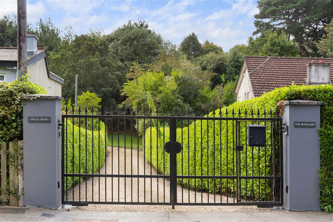 Site, The Bungalow, Commons Road, Loughlinstown, Dublin 18