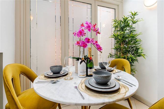Photo 6 of 10 — Elegant Townhouse,London,Greater London,United Kingdom