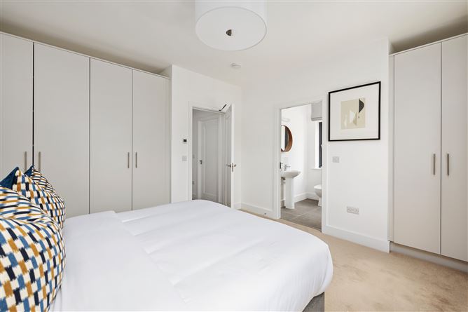 https://photos-a.propertyimages.ie/media/0/7/1/4918170/edcb5016-df0e-4991-a79a-9b837967b567_l.jpg