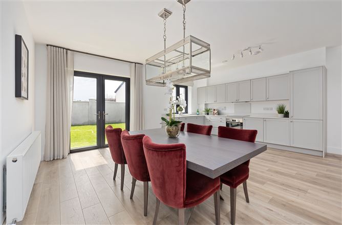 https://photos-a.propertyimages.ie/media/0/7/1/4918170/edcb5016-df0e-4991-a79a-9b837967b567_l.jpg