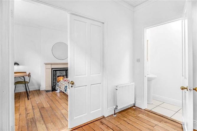 2 Mackies Place, off Pembroke Street Lower, Dublin 2