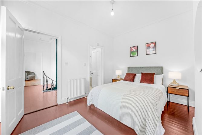 2 Mackies Place, off Pembroke Street Lower, Dublin 2