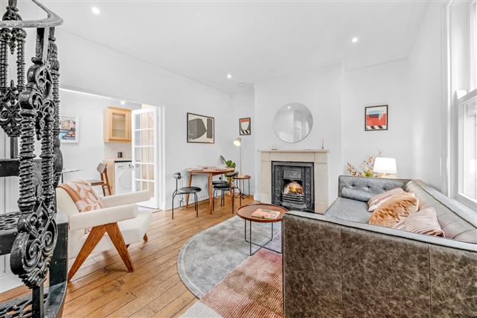 2 Mackies Place, off Pembroke Street Lower, Dublin 2