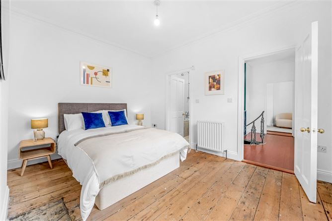 2 Mackies Place, off Pembroke Street Lower, Dublin 2